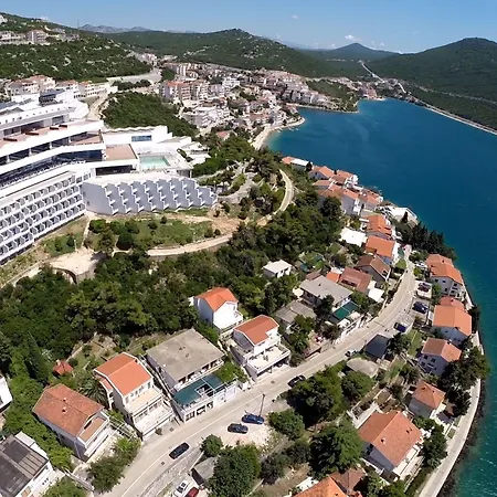Grand Wellness & 4*