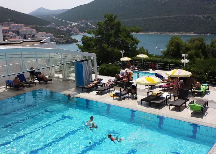 Szálloda Grand Wellness & 4*