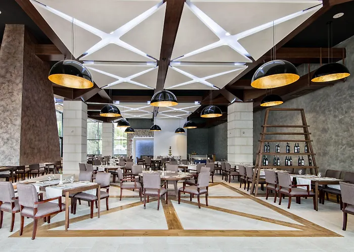 Grand Wellness & Szálloda